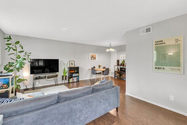 Building Photo - Two bedroom unit in North Davis