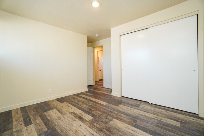 Building Photo - 1343 W Owyhee St