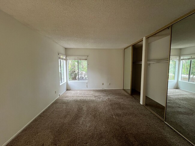 Building Photo - MOVE-IN READY Chatsworth 3+2.5 w/backyard, fireplace + 2 car garage!