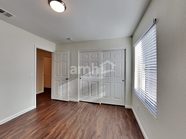 Building Photo - 11340 W Hutton Dr