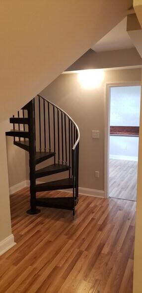 Building Photo - 1198 Commonwealth Ave