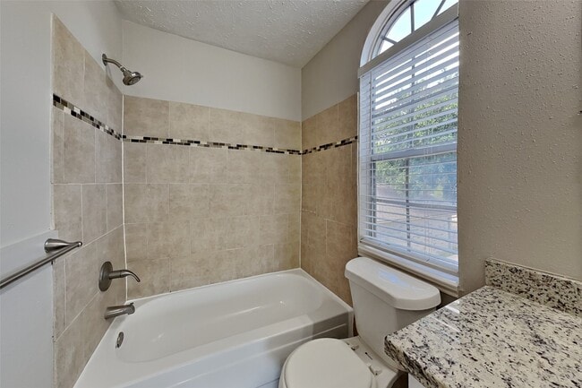 Building Photo - 11831 Oakner Dr