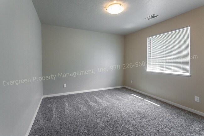 Building Photo - 6106-6106 W 8th St