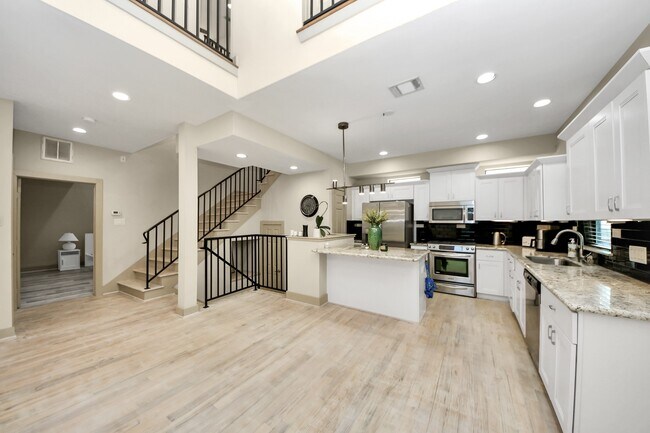 Building Photo - 4510 Inker St