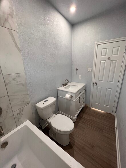 Building Photo - 808 Xavier Dr