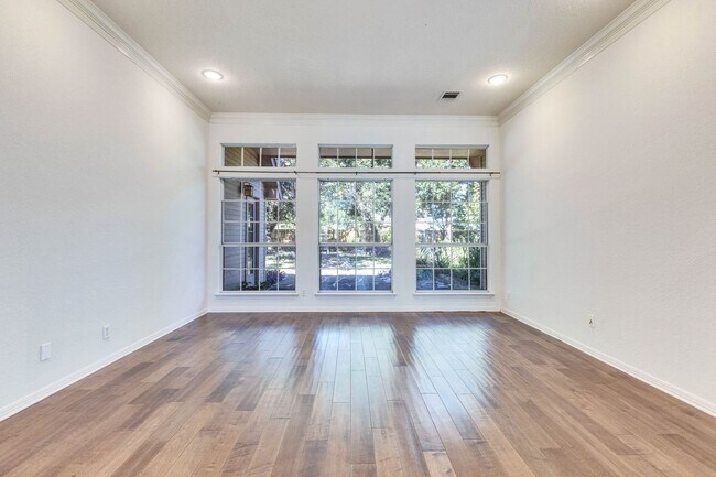 Building Photo - Beautiful Home in Shady Hollows Available ...