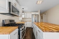 Building Photo - 3 1/2 Baltimore Street