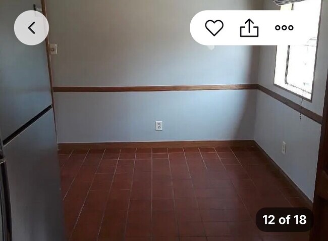 Dining area - 4715 Milne Dr