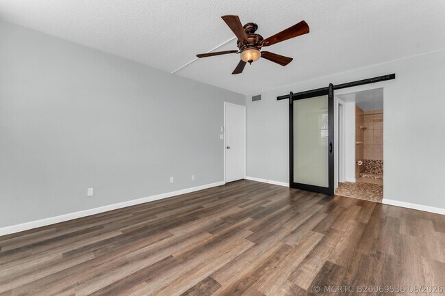 Building Photo - 931 Gardenia Dr