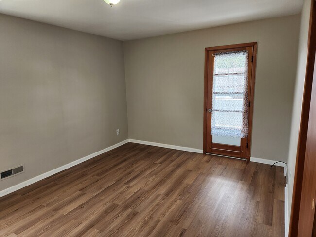 Building Photo - 7717 Kenton Ave