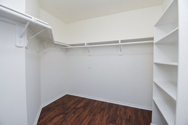 Building Photo - 1622 W 25th St