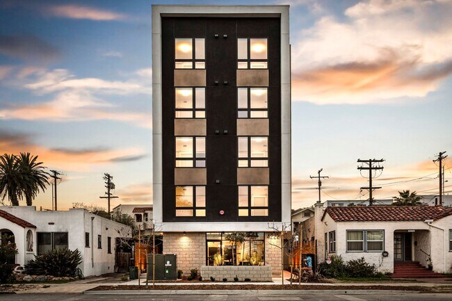 Building Photo - Georgia Modern