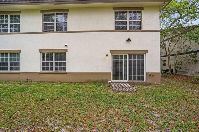 Building Photo - 3525 NW 114th Ln