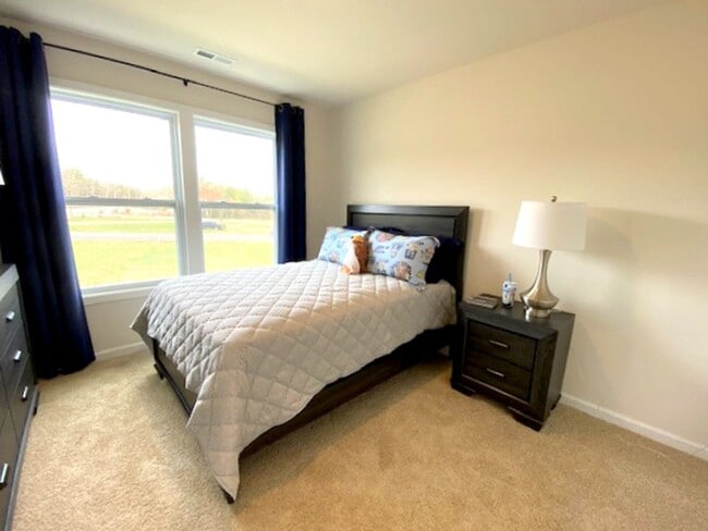 Building Photo - Newer Construction Townhome in Hendersonville