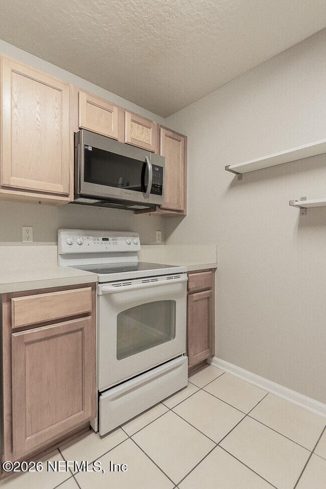 Building Photo - 7920 MERRILL Rd