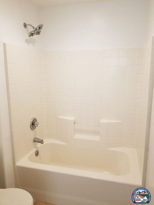 Building Photo - 1273 Court Ave