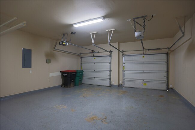 Building Photo - 5102 Heatherdawn Ct