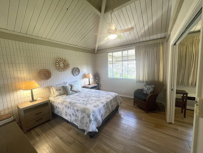 Building Photo - Step into the peaceful and lovingly cared-for 2-bedroom, 2-bath condo in Haleakala Shores — one o...