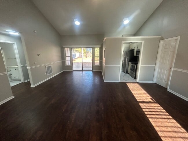 Building Photo - 207 Coronado Rd