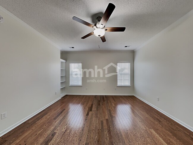 Building Photo - 5634 Broadway Dr W