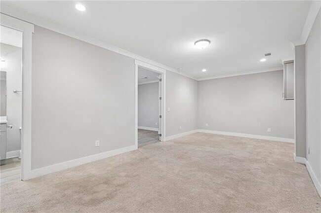 Building Photo - 6075 Webster Cir