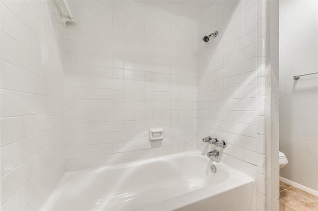 Building Photo - 2438 Briarcliff Dr