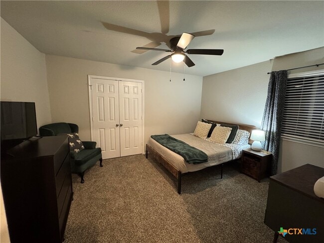 Building Photo - 2423 Elba Dr