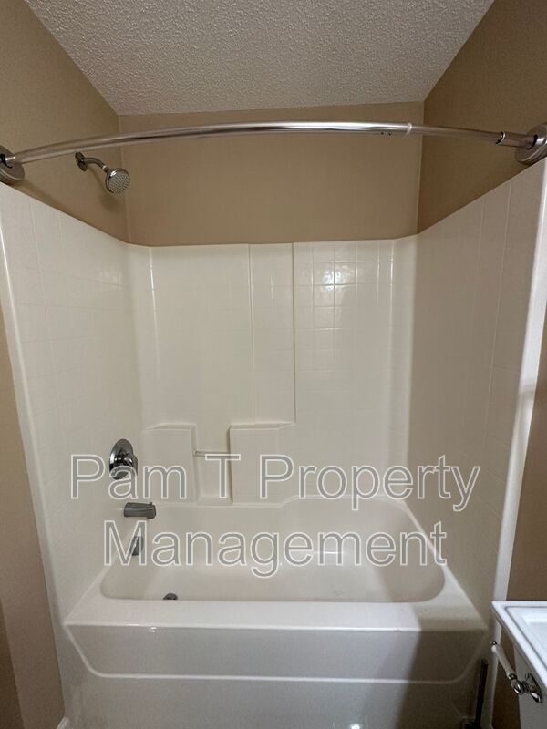 Building Photo - 190 Salt Landing Cir