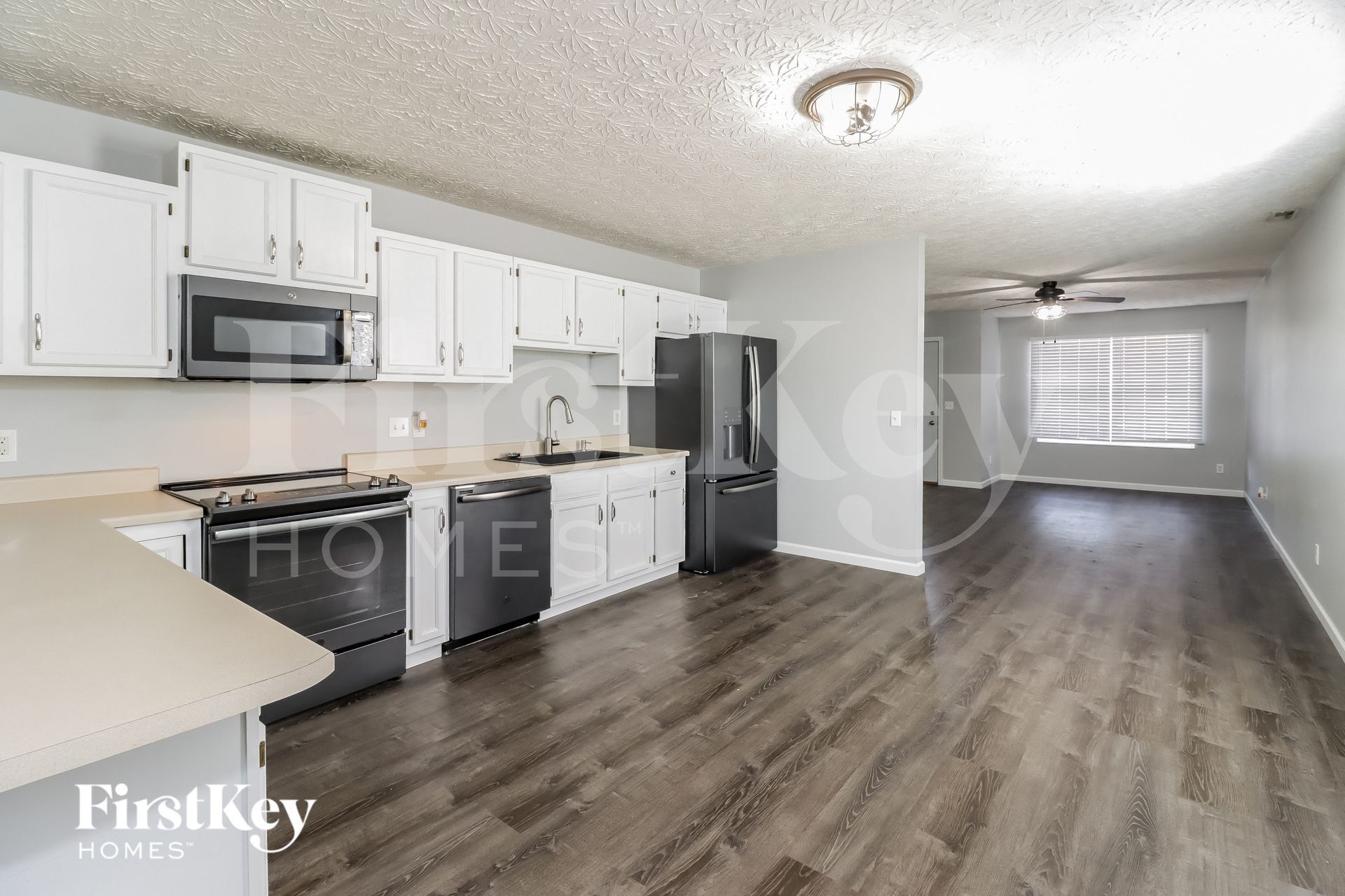 Building Photo - 421 Martin Ave