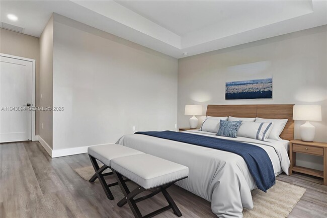 Building Photo - 444 E 16th St