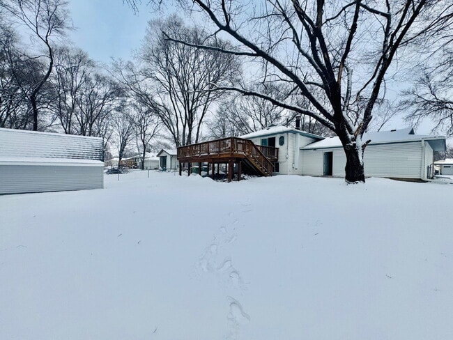 Building Photo - Single Family Home with 4-Bedrooms and 2 bathrooms in Coon Rapids