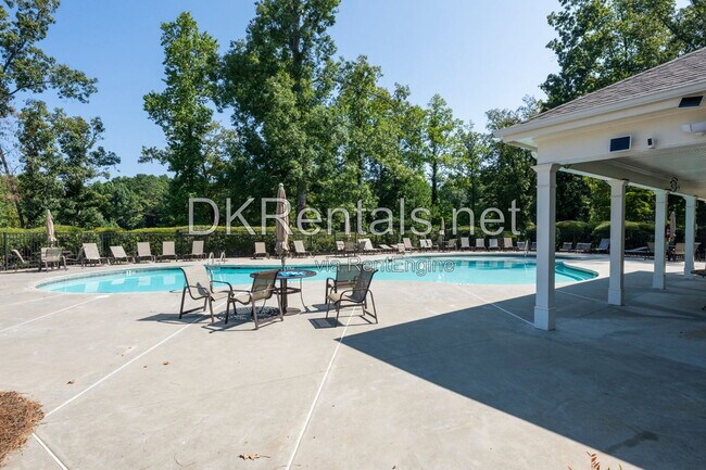 Building Photo - 7095 Evening Dew Dr
