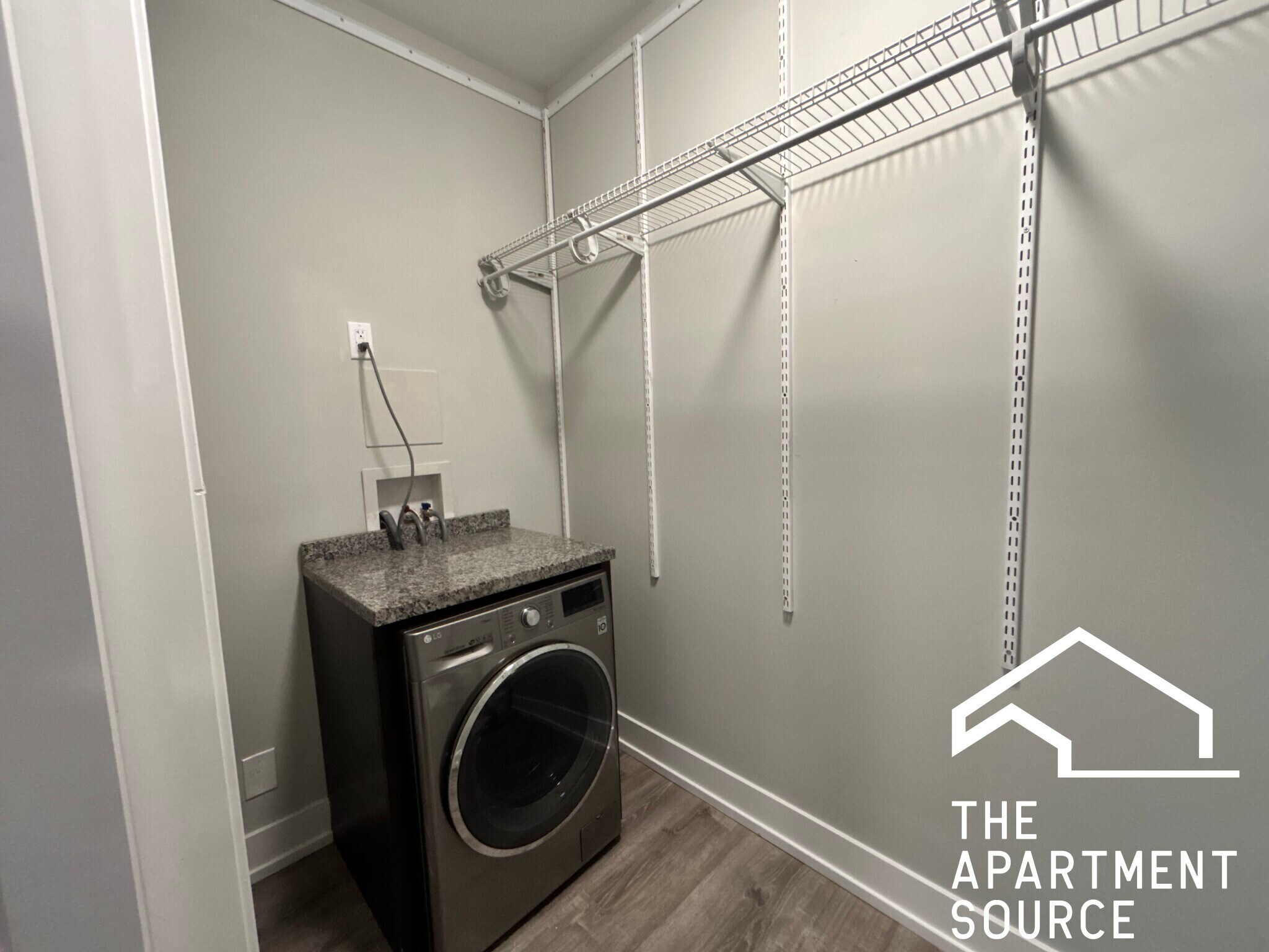 Building Photo - 711 W Brompton Ave