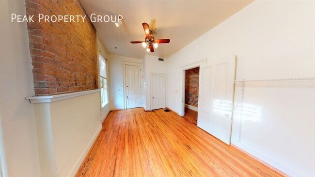 Building Photo - 32 E Hollister St
