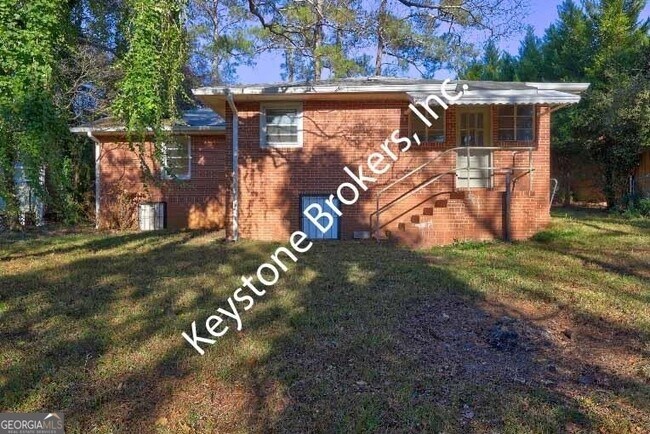 Building Photo - 1752 Upper River Rd