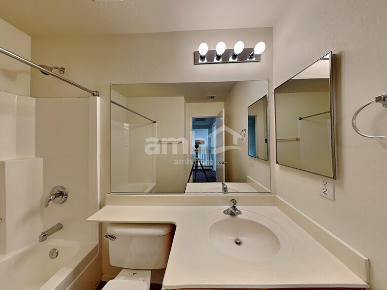Building Photo - 6542 S 258th Dr