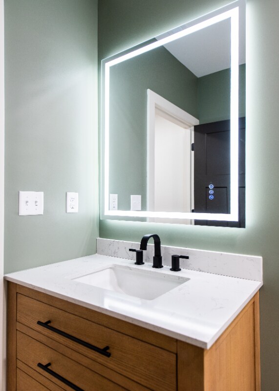 Building Photo - 530-532 E Burnett Ave