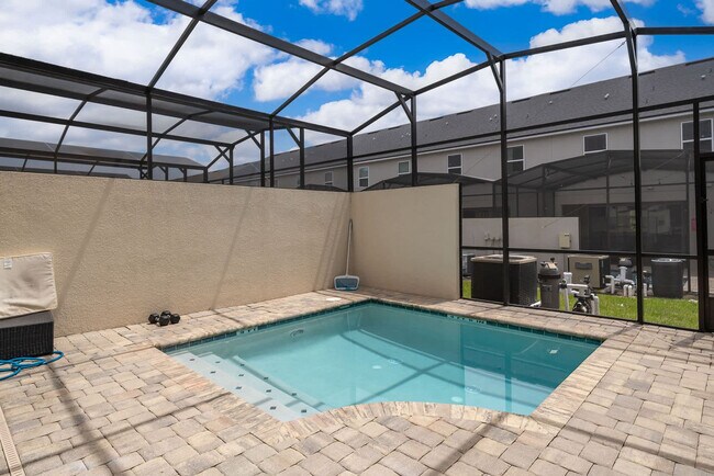 Building Photo - 1660 Tropical Palms Cir