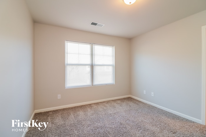 Building Photo - 181 Daisy Cir