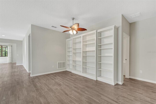 Building Photo - 361 Almansa St
