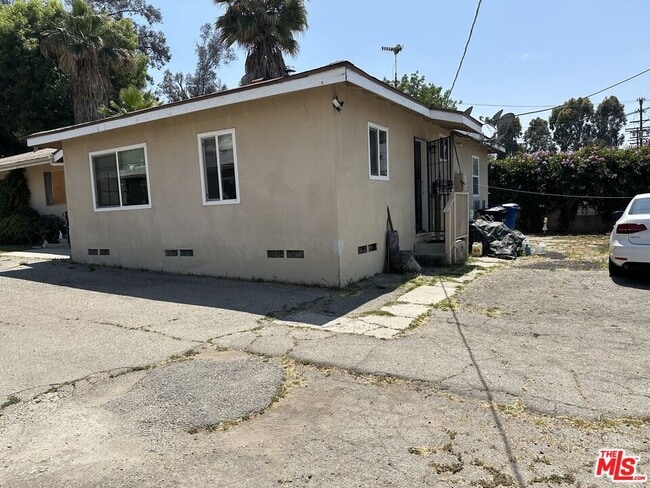 Building Photo - 22525 Del Valle St