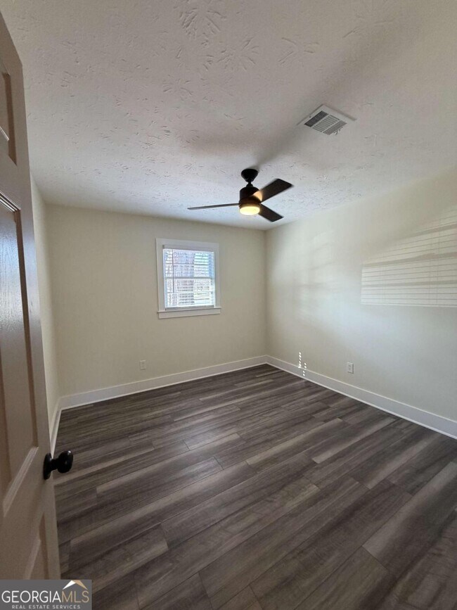 Building Photo - 1135 Casteel Rd