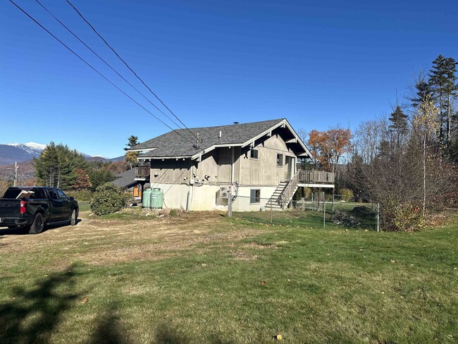 Building Photo - 253 Linderhof Strasse