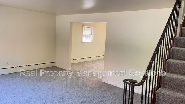 Building Photo - 305 Greenlee Rd