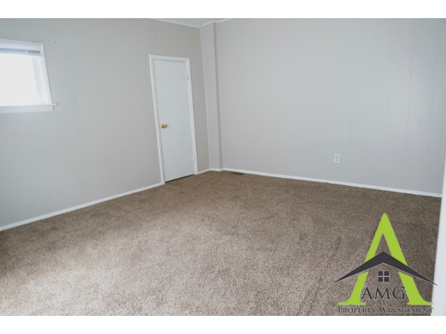 Building Photo - 621 Coffey St