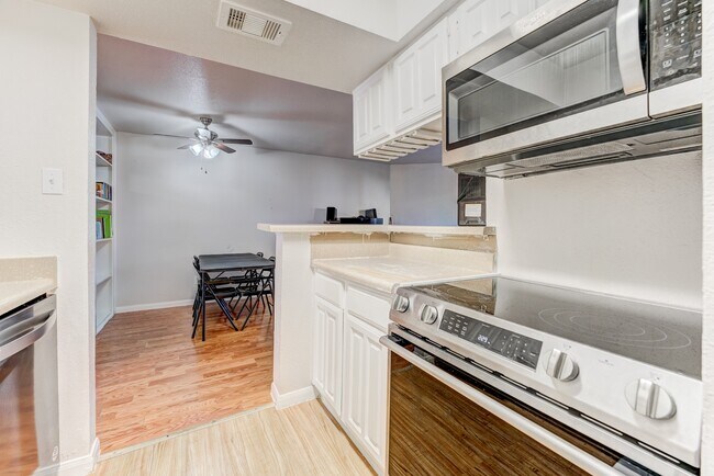 Building Photo - 6001 Reims Rd