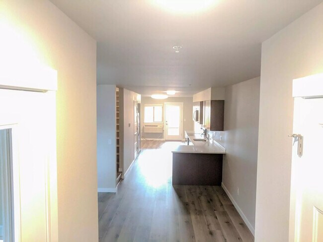 Building Photo - 8300 SE Flavel St