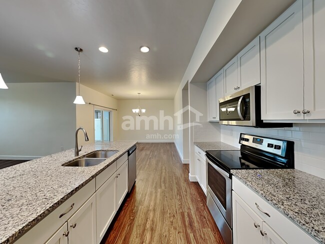 Building Photo - 245 E Sicily Dr