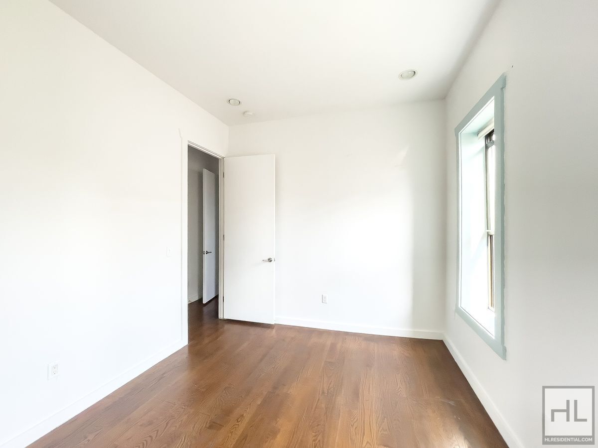 Building Photo - EASTERN PARKWAY / 2-Bed 1 Bath