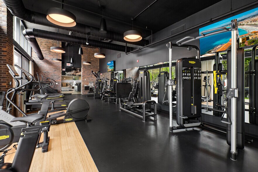 Fitness Studio - 1431 W Lake St